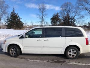 2010 Dodge Grand Caravan SXT  2 OWNER