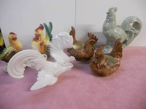 lot 40 image: Chickens - Collection of 7, Beautiful White, Brown, Royal Copley