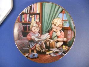 lot 136 image: M.I. Hummel Budding Scholars from Little Companions M.I. Hummel Plate Collection