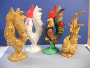 lot 154 image: 4 Tall Chickens (one has chip on end of one feather)