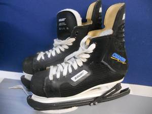 lot 117 image: Bauer Hockey Skates - Charger Size 9 - Excellent Condition