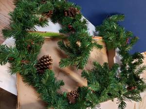 lot 170 image: Garland - 92