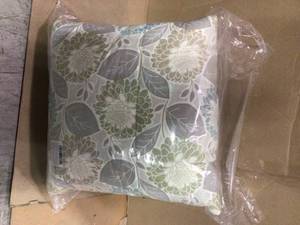Garden Club Floral Cotton Percale Queen Comforter Set in good&nbsp condition