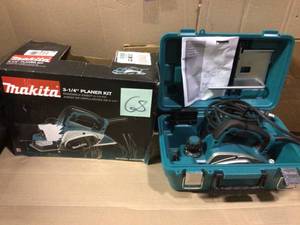 6.5 Amp 3-14 in. Corded Planer Kit with Blade Set, Hard Case by Makita  USED