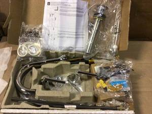 Trinsic 8 in. Widespread 2-Handle Bathroom Faucet with Metal Drain Assembly in Chrome by Delta in good&nbsp condition