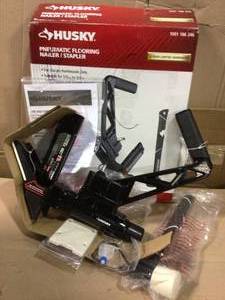Pneumatic 3-in-1 15.5-Gauge and 16-Gauge 2 in. Flooring Nailer and Stapler with Quick Jam Release by Husky in good&nbsp condition