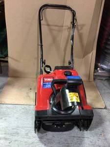 Power Clear 518 ZE 18 in. Single-Stage Gas Snow Blower by Toro in good condition