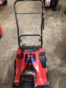 lot 117 image: Toro 2 Cycle Snowblower Snow Thrower CCR 2000 Power Curve In good condition