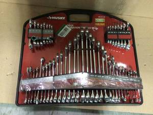 SAEmm Combination Wrench Set (50-Piece) by Husky in good condition see pictures