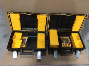 TOUGHSYSTEM 2.0 22 in. Medium Tool Box by DEWALT open box customer return in good condition see pictures