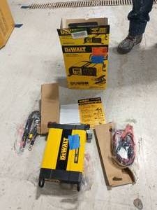 lot 16 image: DEWALT 1000-Watt Power Inverter