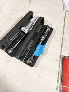 lot 32 image: 2 HUSKY Addjustable wrenchs