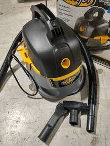 lot 59 image: STINGER 2.5 GAL WETDRY VAC