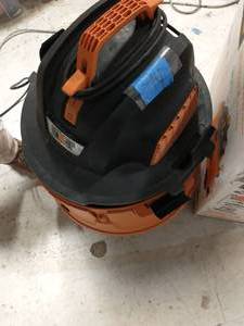lot 94 image: RIDGID WETDRY VAC