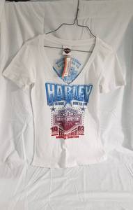 Harley Davidson brand clothing - 1 new sz medium t-shrit, 2 like new sz medium t-shirts, and 2 sz large tank tops