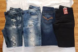 4 pair sz 9 skinny jeans (including 1 new with tags)