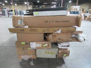 lot 103 image: WHOLESALE MIXED PALLET OF MISCELLANEOUS INDOOR AND BEDROOM FURNITURE