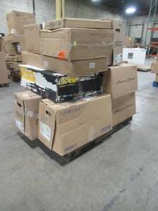 lot 306 image: WHOLESALE MIXED PALLET OF MISCELLANEOUS BATHROOM REMODEL ITEMS