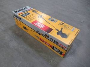 lot 53 image: DEWALT 15 in. 60V MAX Lithium-Ion Cordless FLEXVOLT Brushless String Grass Trimmer DCST970X1S