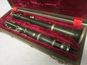 A FONTAINE WOODEN CLARINET