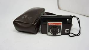 lot 11 image: Vintage Kodak Instamatic X-15F Camera