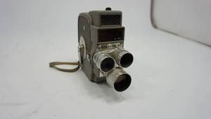lot 14 image: Vintage Keystone 8mm Movie Camera K-4C