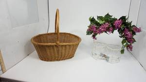 lot 36 image: Large Wicker Basket with Handle  White Metal Heart Decor with Flowers