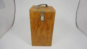 lot 40 image: Vintage Coleman Lantern in Wood Box with 2 Latches