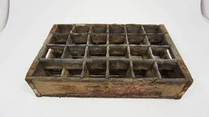 lot 42 image: Vintage Rustic Pepsi-Cola Wooden CrateBottle Carrier Holds 24 Bottles