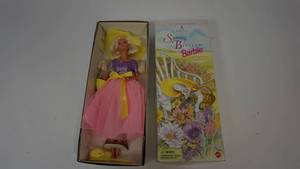 lot 85 image: New Vintage 1995 Avon Exclusive Special Edition Spring Blossom Barbie Doll
