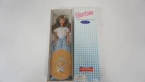 lot 86 image: New Vintage 1995 Little Debbie Collectors Edition Barbie Doll - Series II