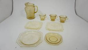 lot 94 image: Vintage Glass Decorative Gold Pitcher  3 Gold Glass Tea Cups  4 Glass Saucers