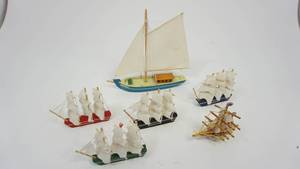 lot 114 image: Small Wood Ships with Sails  Seashell Ship  Sail Yacht