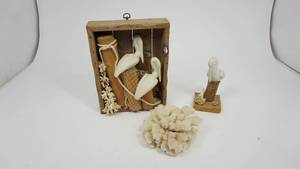 lot 116 image: Vintage Pelican Decorations  Coral