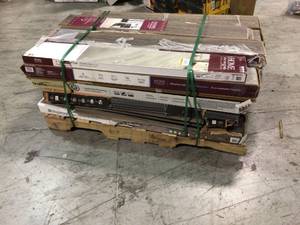 Pallet with assorted Flooring see pictures