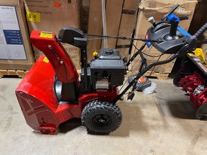 Toro Power Max 824 OE 24 in. 252cc Two-Stage Electric Start Gas Snow Blower In like new condition
