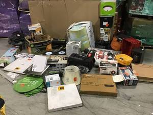 Pallet with mixed customer returns- see pictures