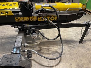 Champion 27 Ton 224 cc Log Splitter used in goo condition see pictures