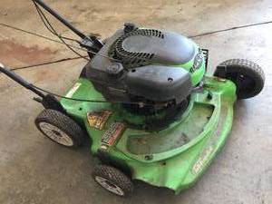 lot 100 image: Lawn Boy Self Propelled Lawn Mower