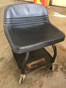 lot 112 image: Craftsman Rolling Shop Seat