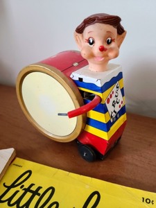 lot 45 image: Vintage Goodies