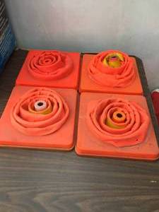 lot 146 image: 4 Collapsible Safety Cones