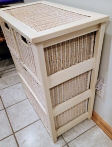 lot 52 image: Small Wicker Storage Dresser