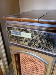 lot 60 image: Rock-Ola Record Player