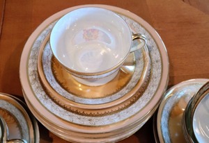 lot 68 image: Noritake Dish Set