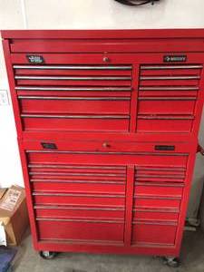 lot 171 image: Large Husky Tool Box Full of Tools