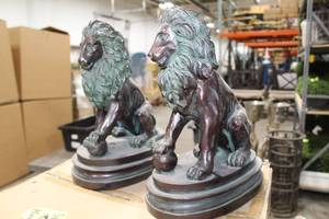 Lot of (2) Dark Lion Statue Table Dcor 13-12