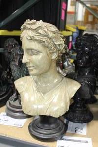 Roman Female Bust Table Dcor 18-12