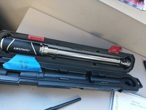 HUSKY 20 ft.lbs. to 100 ft.lbs. 38 in. Drive Torque Wrench