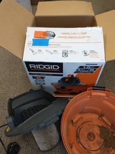 RIDGID 9 GAL WET DRY VAC